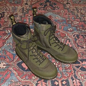 Dr.Martens Combs Tech Combat Boot-Green